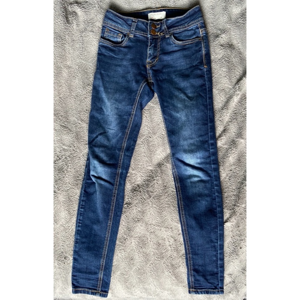 Low Rise Skinny Jeans - Picture 3 of 4